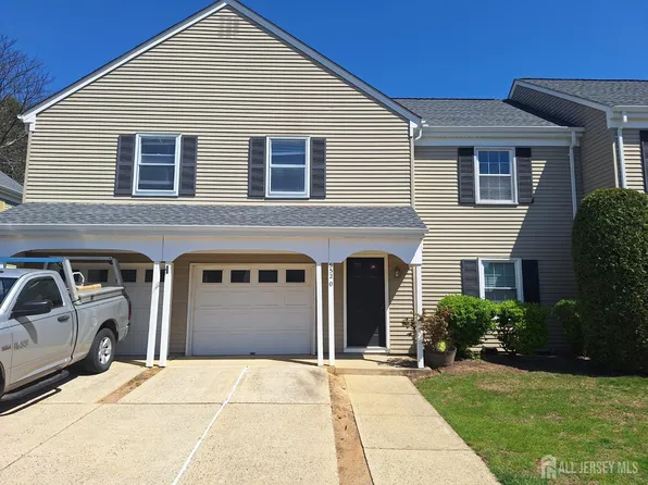 552 Tilton Way #O, Monroe Township, NJ 08831