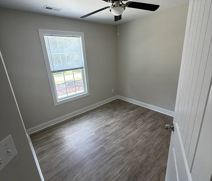 1157 Davis St — Photo 5