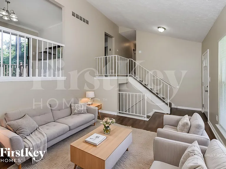 200 Parkmont Ct — Photo 4