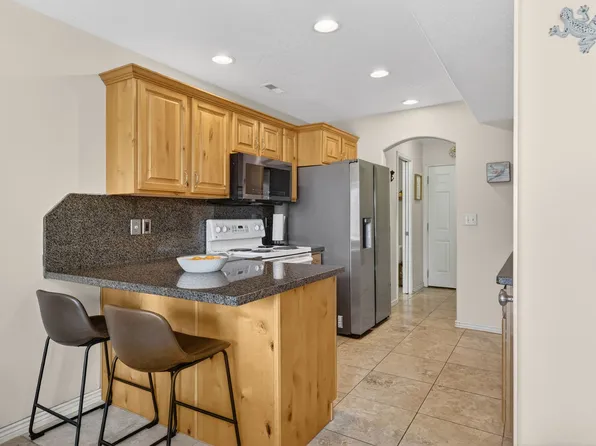 652 W 800 N APT 70, Clinton, UT 84015