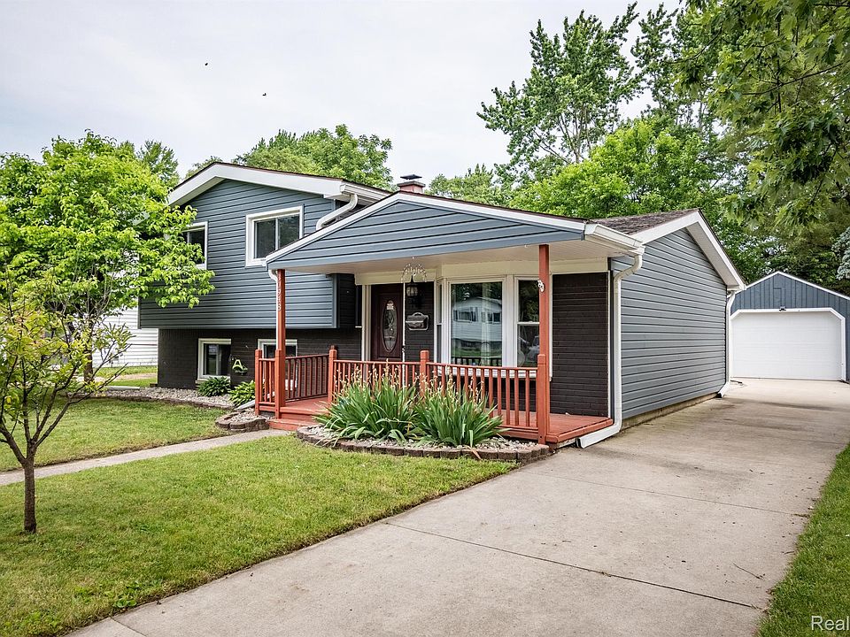 1st image of 30948 Avondale St