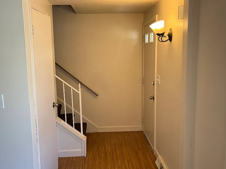 196 Vine Ln #1LEFT — Photo 6