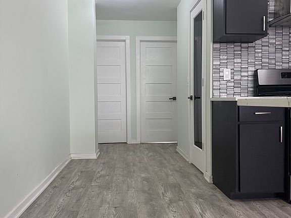 4th image of 5847 42nd Ave S