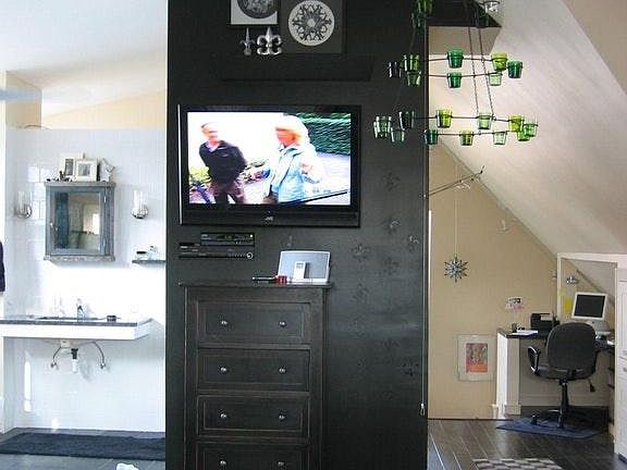 3rd floor master bedroom with bath