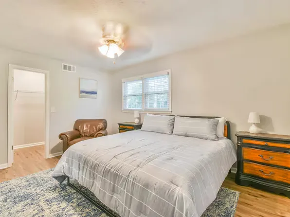 1125 Amber Rdg SW, Lilburn, GA