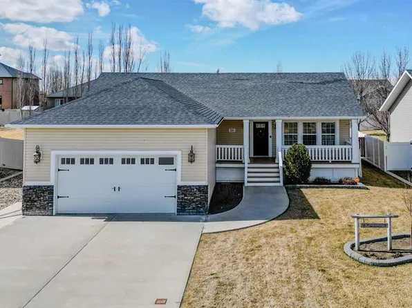 320 S 200th St W, Raymond, AB T0K 2S0