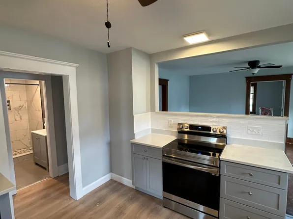 27 Parkside Ave Floor 2, Westfield, MA 01085