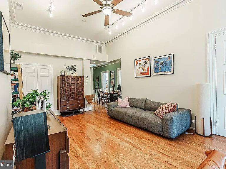 318 Bainbridge St #A — Photo 3