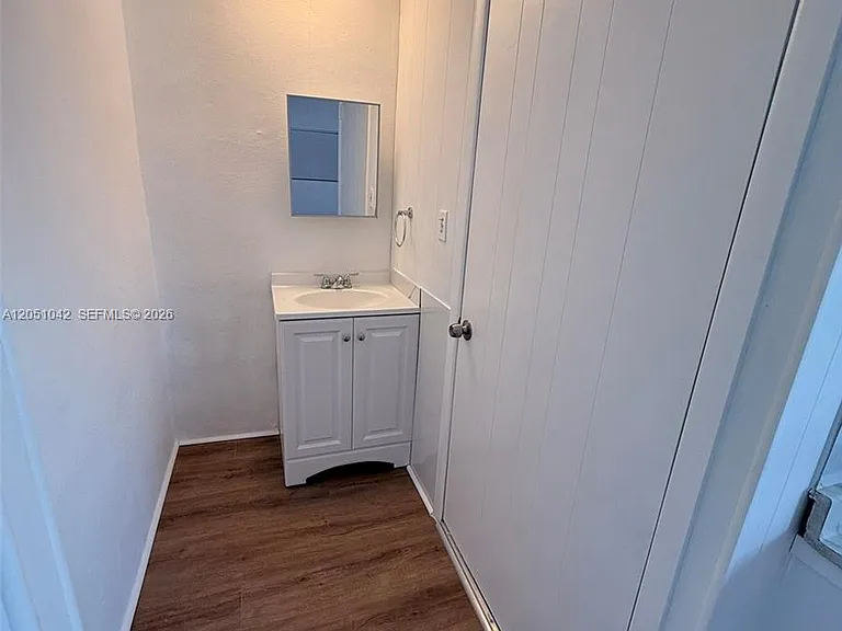 2750 SW 26th St #1 — Photo 4