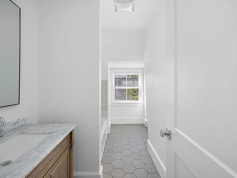 291 Governor St #302 — Photo 13
