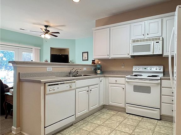 5th image of 105 Ledgewood Way