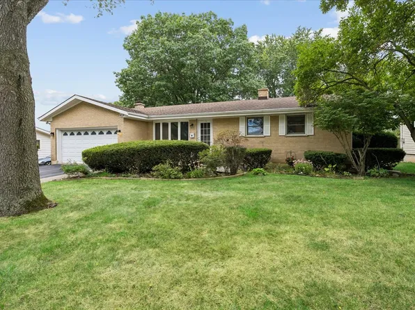 412 Scott St, Algonquin, IL 60102