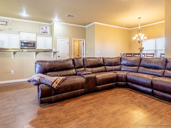 3rd image of 14890 Begonia St