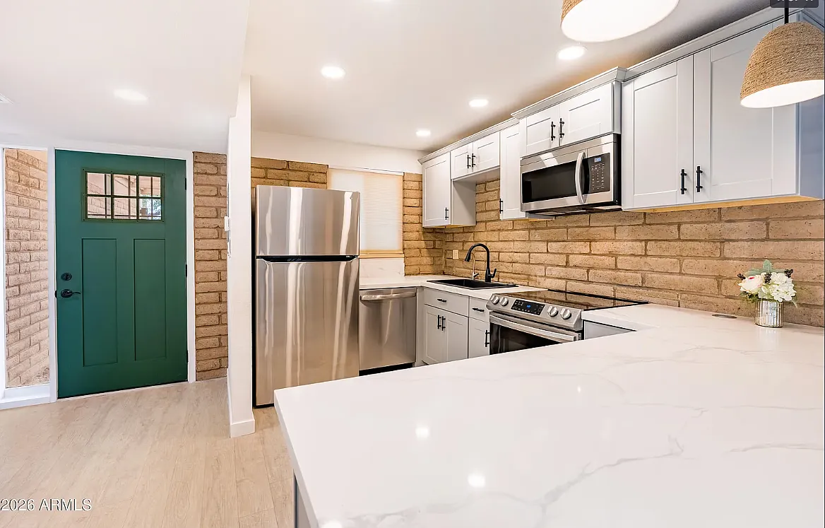 2 bed, 953 sqft, $3,450 — Photo 2