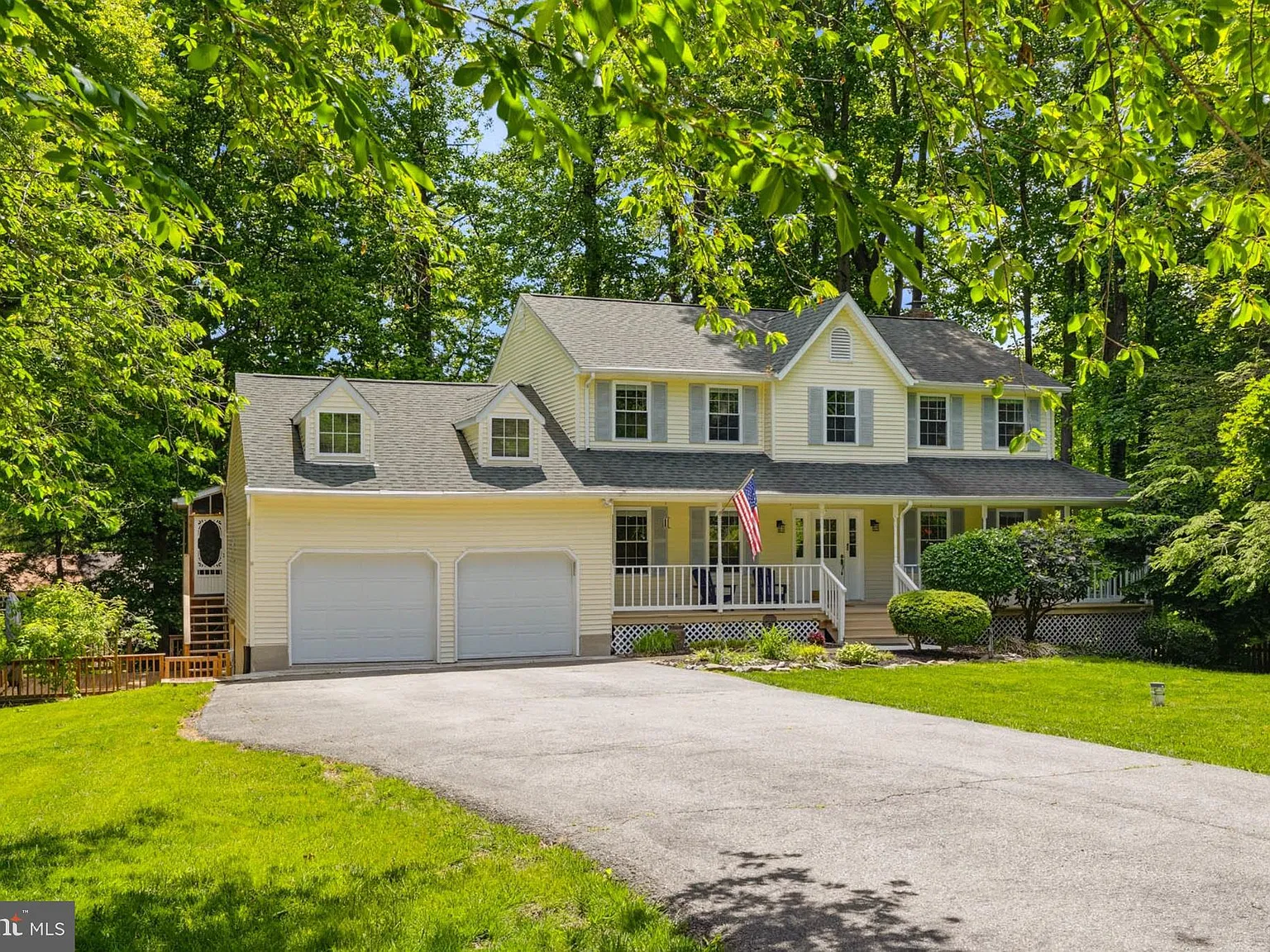 4 bed, 3.5 bath, 3489 sqft, $4,000 — Photo 2