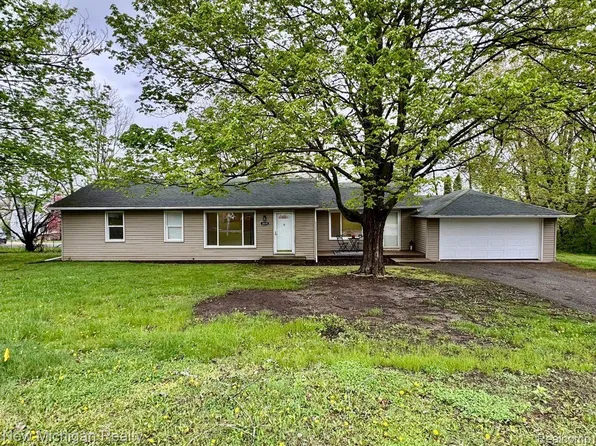 2659 Hatton Rd, Auburn Hills, MI 48326