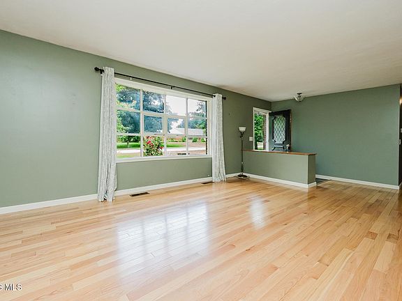 5th image of 2505 Oakmont Dr