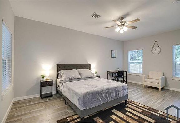 3rd image of 3523 Bain St #1