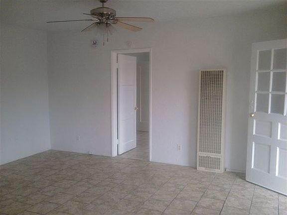 entrance living space/bedroom entrance