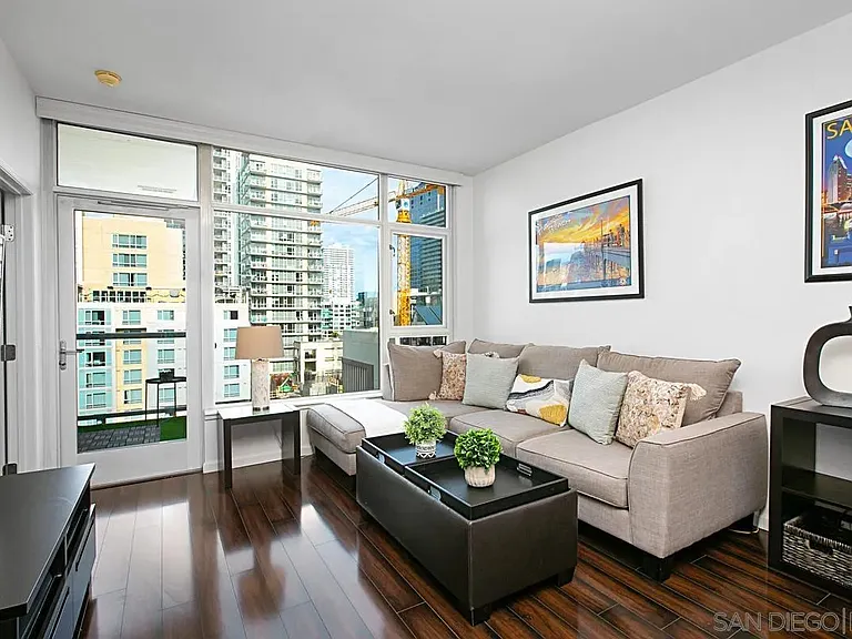 427 9th Ave #808 — Photo 2