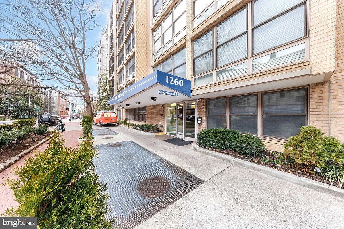 Building Photo - 1260 21st St NW #1004