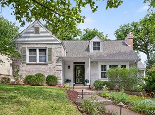 17 Hillard Rd, Saint Louis, MO 63122