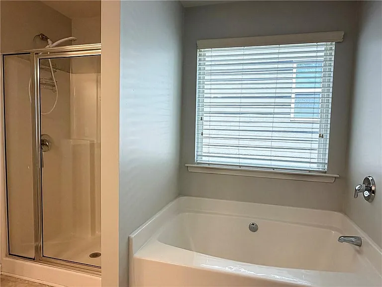 3051 Montauk Hill Dr — Photo 41