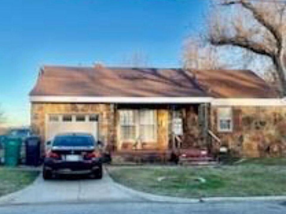 1st image of 2420 Creston Dr