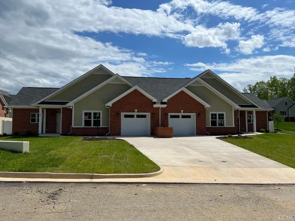 135 Professional Dr, Hardy, VA 24101