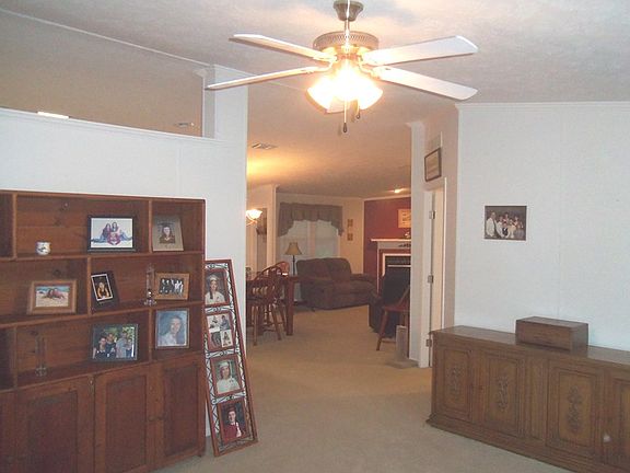 4th image of 3905 Woodbine Dr