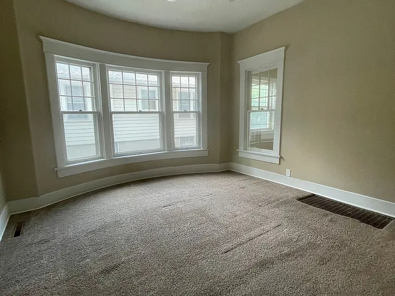 417 Constitution St — Photo 8