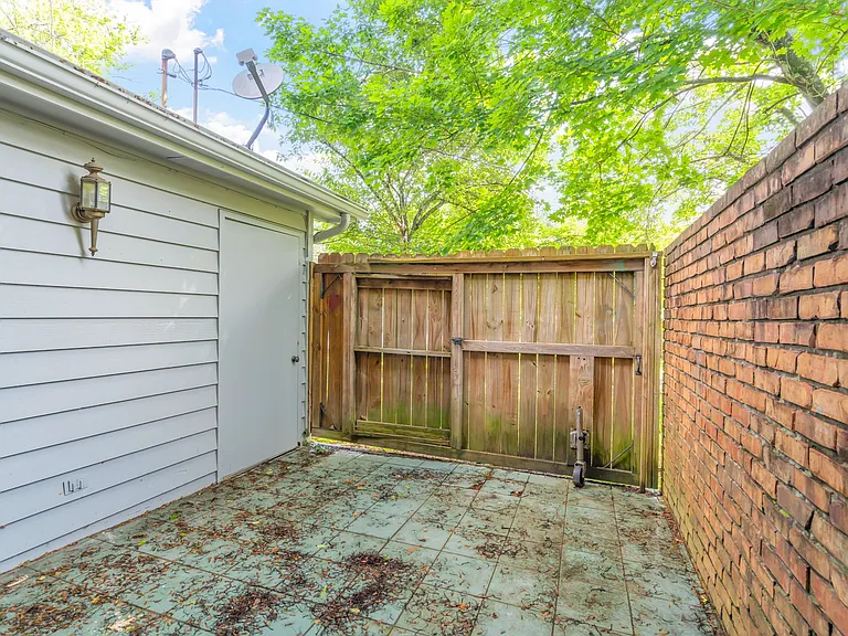 118 Ladbrook Ln #0 — Photo 20
