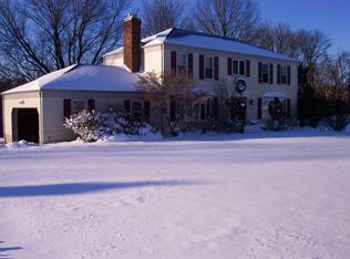 11 Robert Dr, Lebanon, NJ 08833