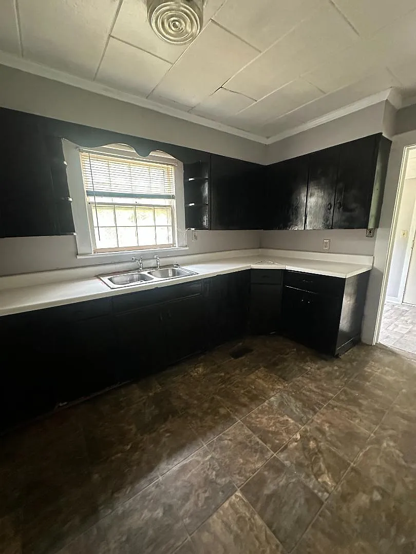 4370 Mikado Ave — Photo 3