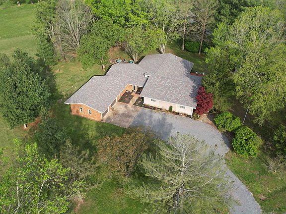 2nd image of 2585 Dylan Dr