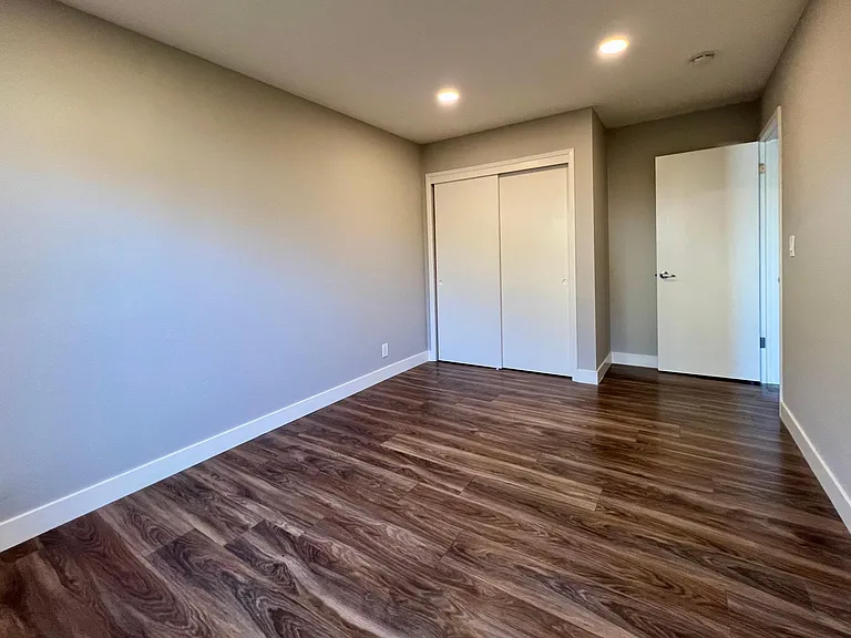 698 Danforth Dr — Photo 19
