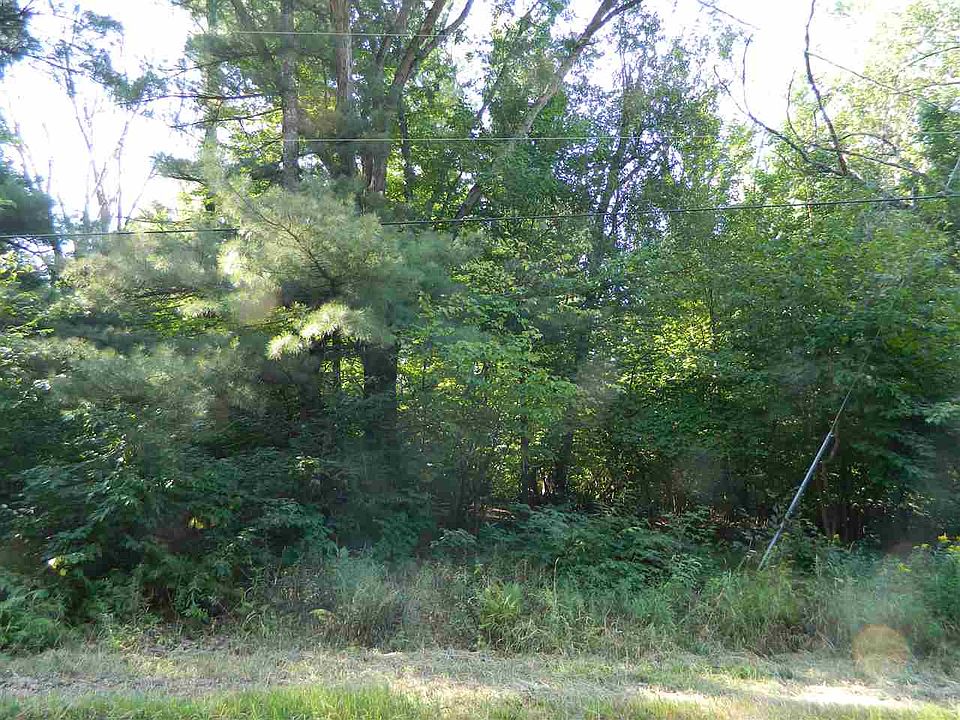 2nd image of 2501 Petunia Rd