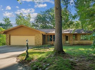333 N 10th St, Clinton, IA 52732