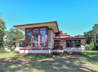 2771 Crawford Ave, Evanston, IL 60201