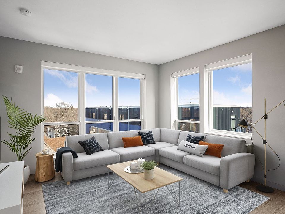 1st image of 401 University Ave SE #402