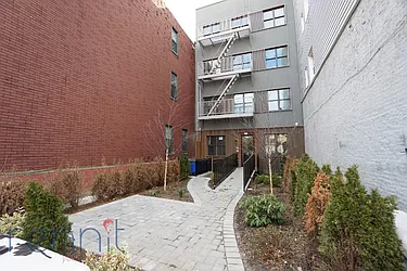 Rented by Rennit Inc.