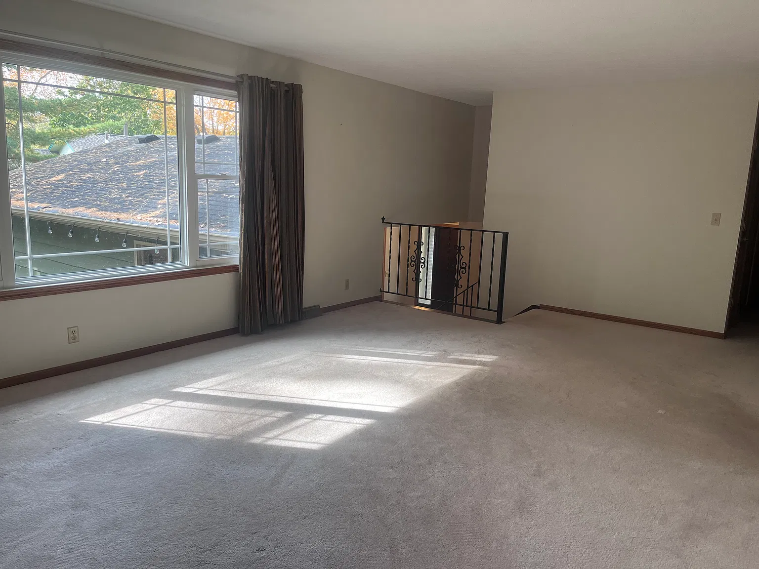 4 bed, 2545 sqft, $3,200 — Photo 3