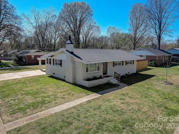 1016 Vickery Dr, Charlotte, NC 28215