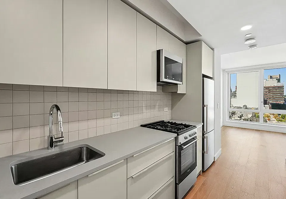 2035 5th Ave #7J
