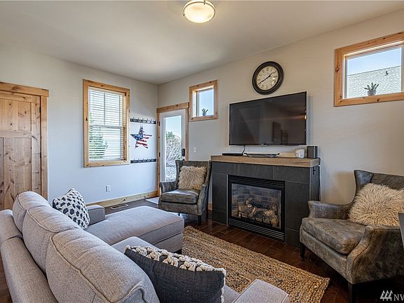 4th image of 529 Porcupine Ln