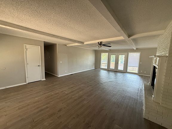 4th image of 300 S 24th St