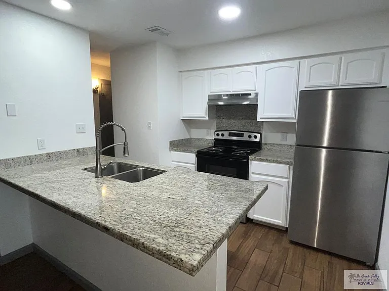 2906 Treasure Hills Blvd #C — Photo 22