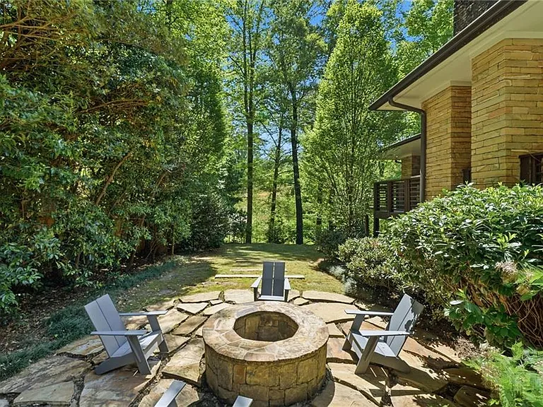 4373 Wieuca Rd NE — Photo 42