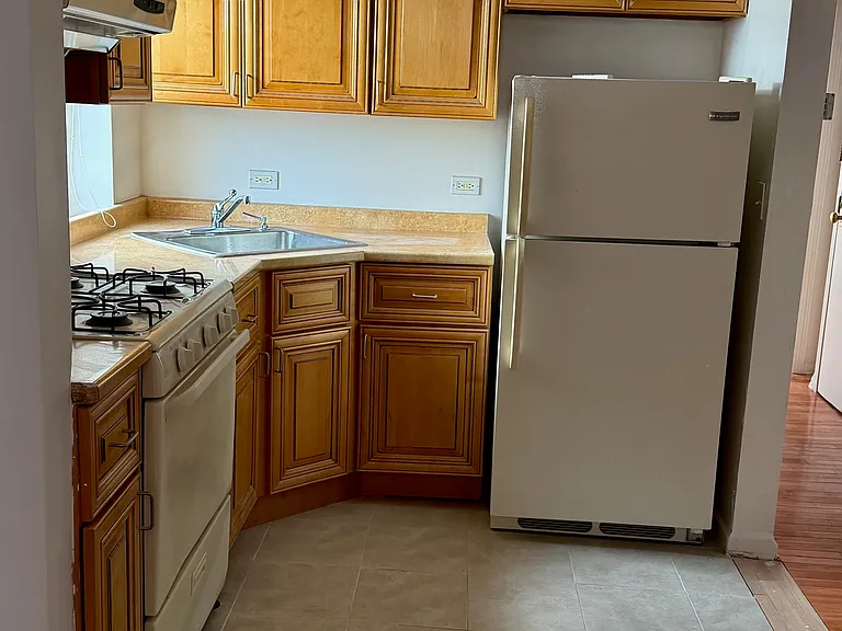 1614 Atlantic Ave #2 — Photo 3