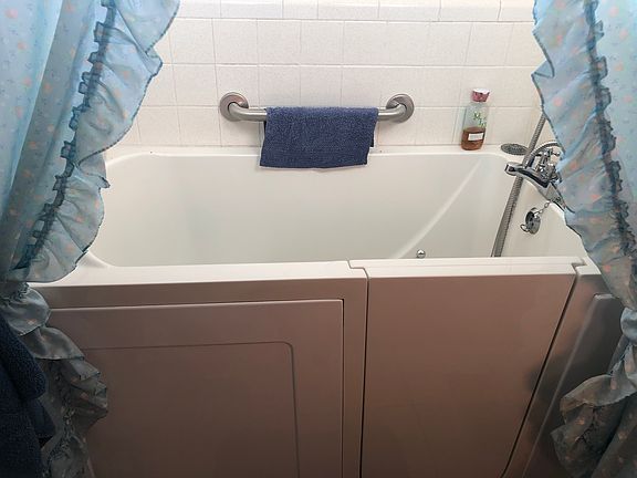 5th image of 204 Jay Ave